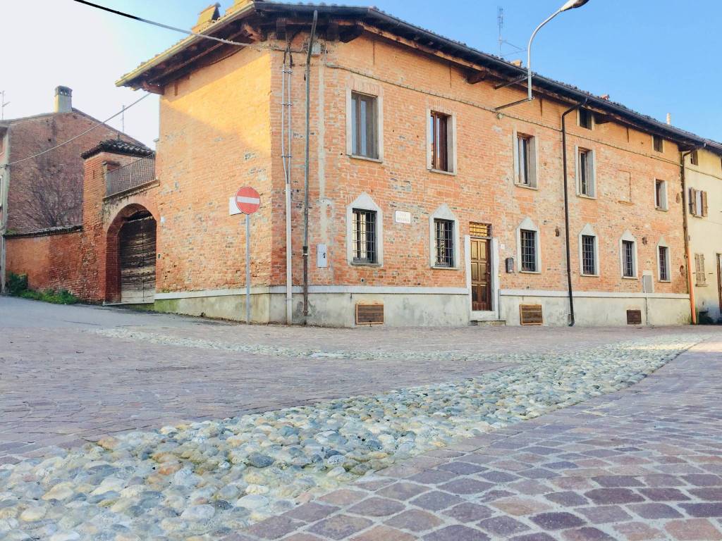 Storica abitazione, Castello de’ Beccaria - 1