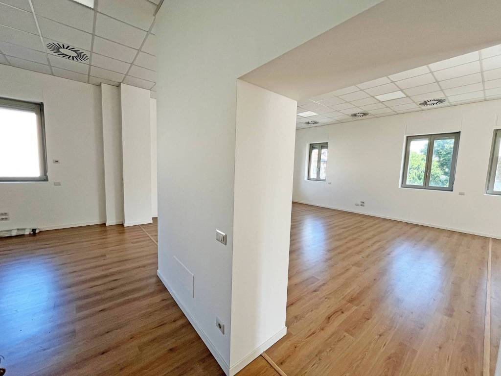 Ufficio in vendita a Busto Arsizio - 5 Ufficio in vendita a Busto Arsizio - 5