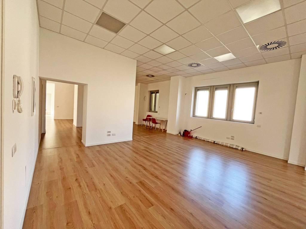 Ufficio in vendita a Busto Arsizio - 8 Ufficio in vendita a Busto Arsizio - 8