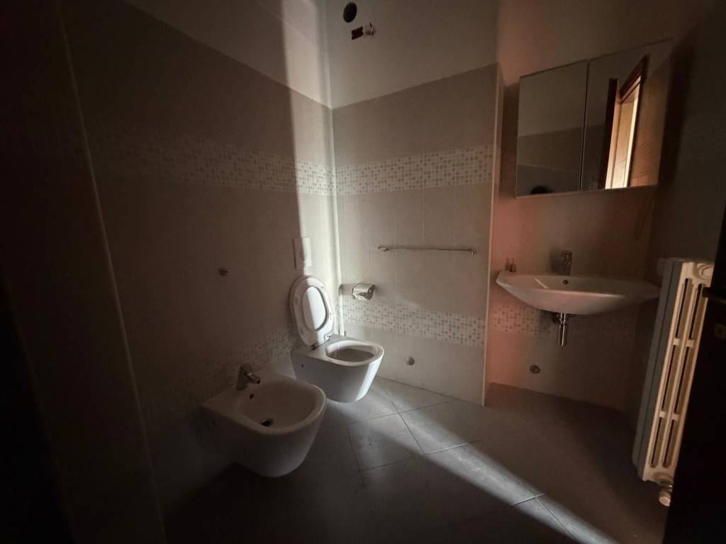 Ampio trilocale con terrazzo-Pieve Emanuele, Via delle Rose - 14