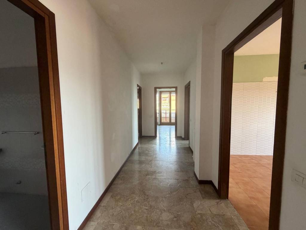 Ampio trilocale con terrazzo-Pieve Emanuele, Via delle Rose - 15