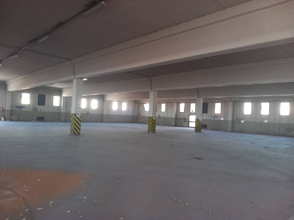 Palazzina con magazzino/parcheggio a Biella - 11 Palazzina con magazzino/parcheggio a Biella - 11