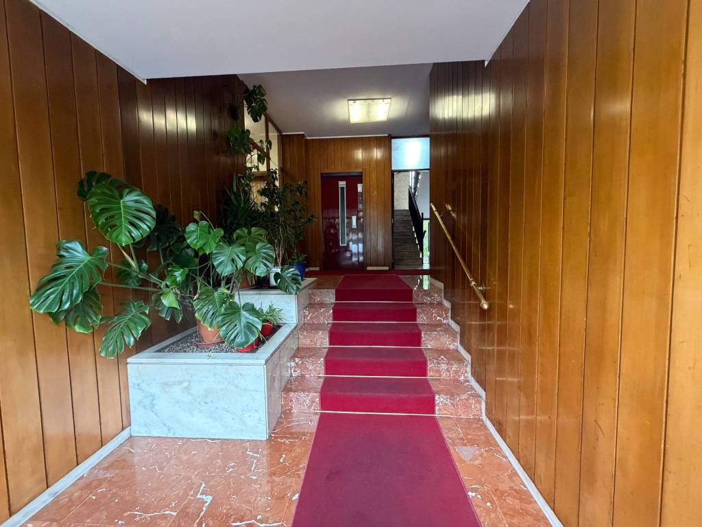 NEGOZIO IN VENDITA CON POTENZIALE DI TRASFORMAZIONE NEGOZIO IN VENDITA CON POTENZIALE DI TRASFORMAZIONE