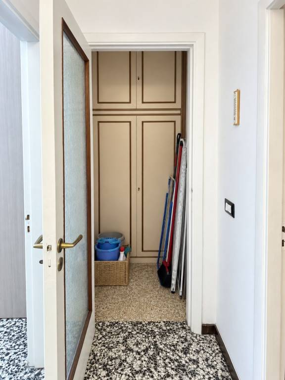 Trilocale arredato con balcone, a due passi da MM Lodi - 12