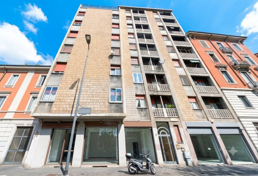 Trilocale arredato con balcone, a due passi da MM Lodi - 15