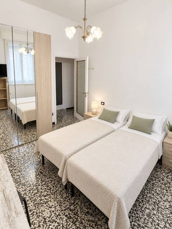 Trilocale arredato con balcone, a due passi da MM Lodi - 3