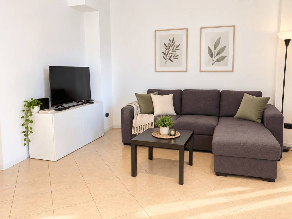 Bilocale arredato con box e balcone, Santa Giulia - 2
